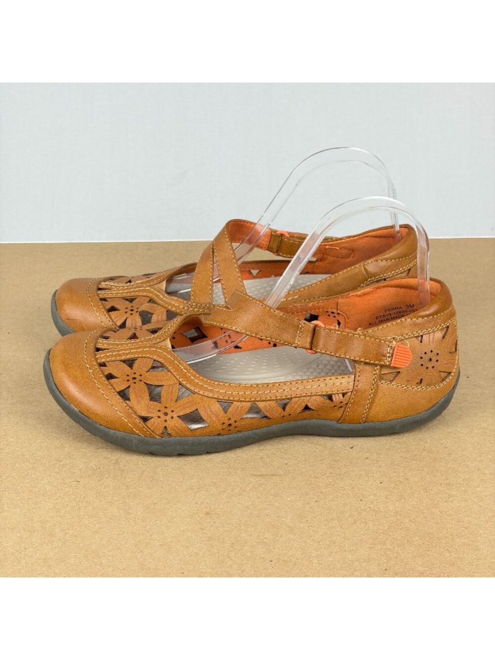 BareTraps Ferra Faux Leather Mary Jane Flats Womens 9 Tan Hook and Loop Ankle